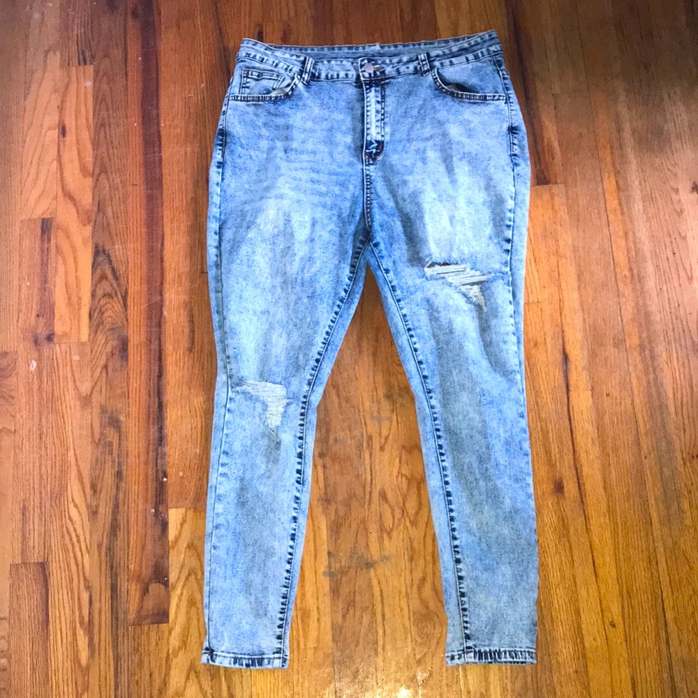 Shein Curve Stone Wash Distressed Jeans